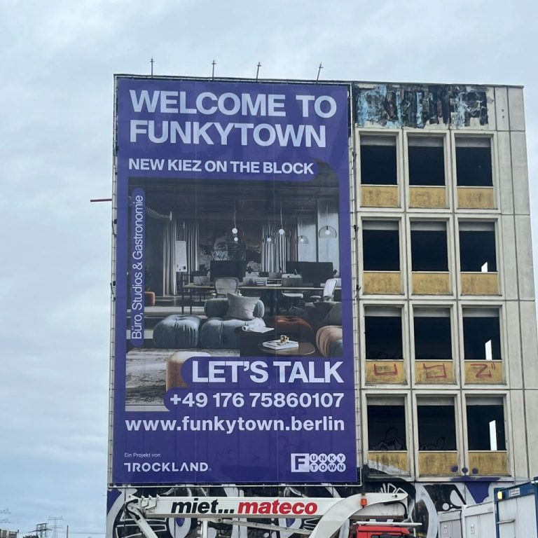 Fassadenbanner Berlin
