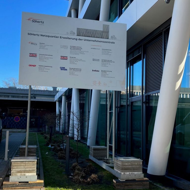 Bauschild mit Stahlgestell Berlin