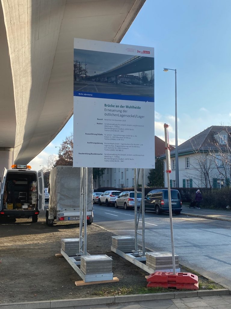 Bauschild mit Stahlgestell Berlin