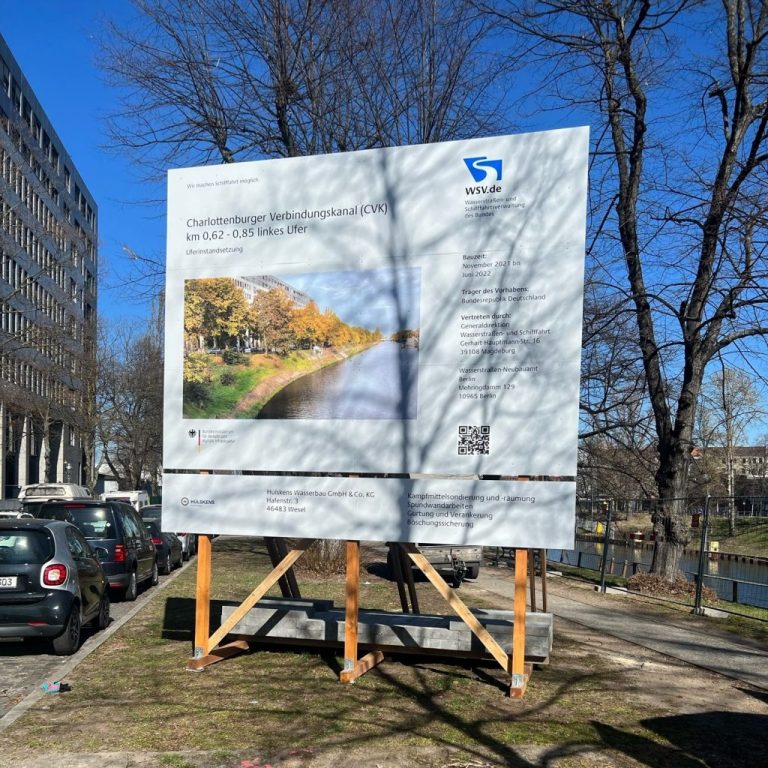 Bauschild mit Holzgestell Berlin