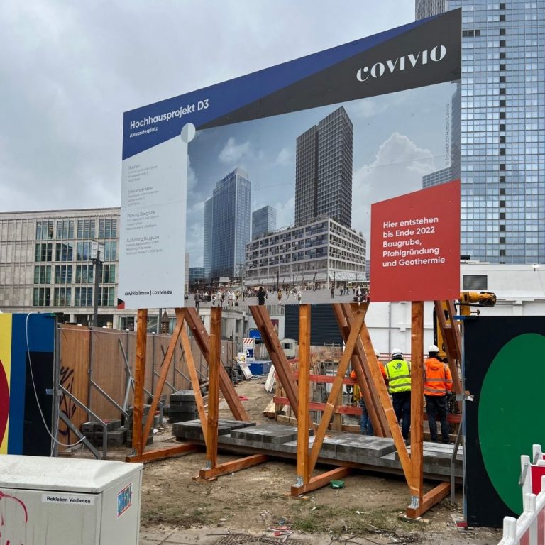 Bauschildsystem mit Holz-Ballastgestell Berlin