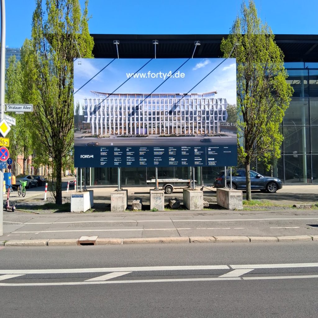 Bauschildsystem mit Fundamentgestell Berlin