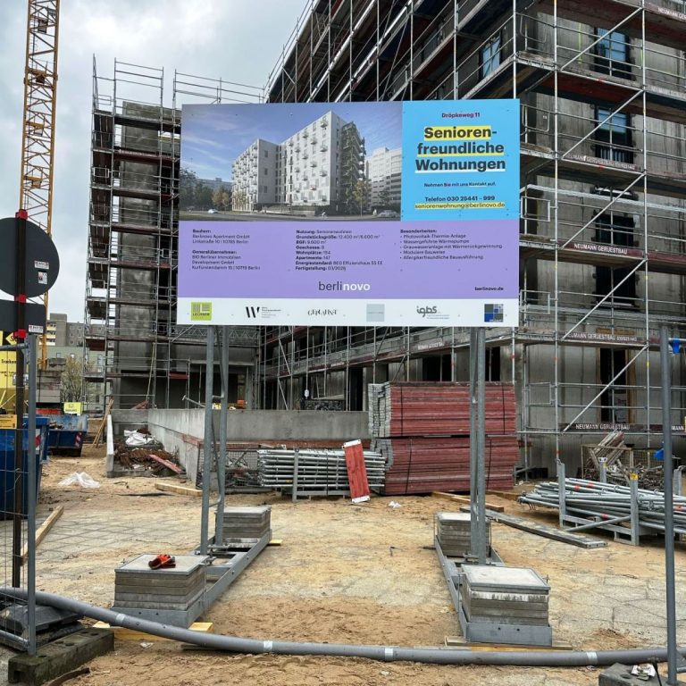 Bauschild mit Stahlgerüst Berlin